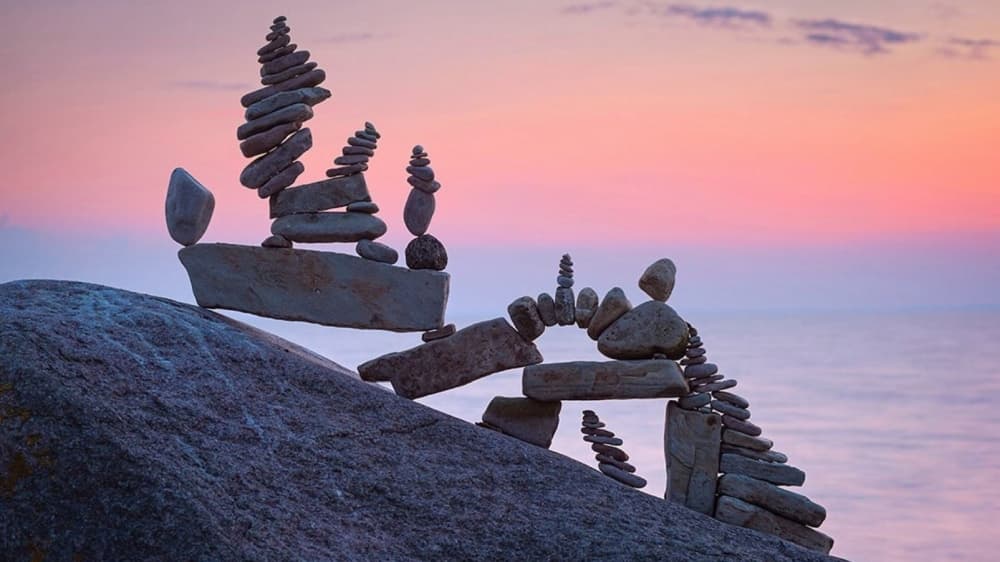 Read more about the article Rock balancer