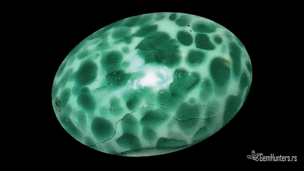 Read more about the article Zeleni kamen ostrva Rojal