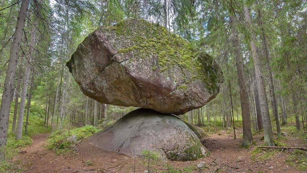 Read more about the article Kumakivi balansirajuća stena