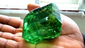 Read more about the article Najveći tsavorit/cavorit na svetu